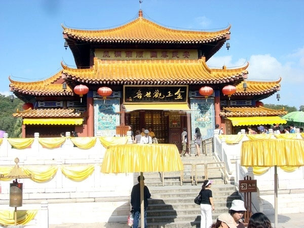 小区周边配套:金玉观世音景区