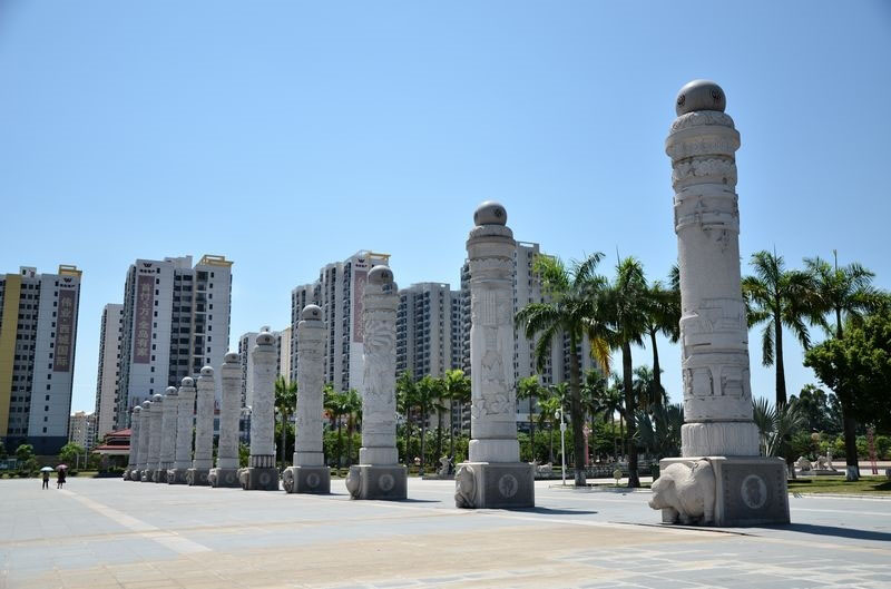 小区周边配套：文化广场