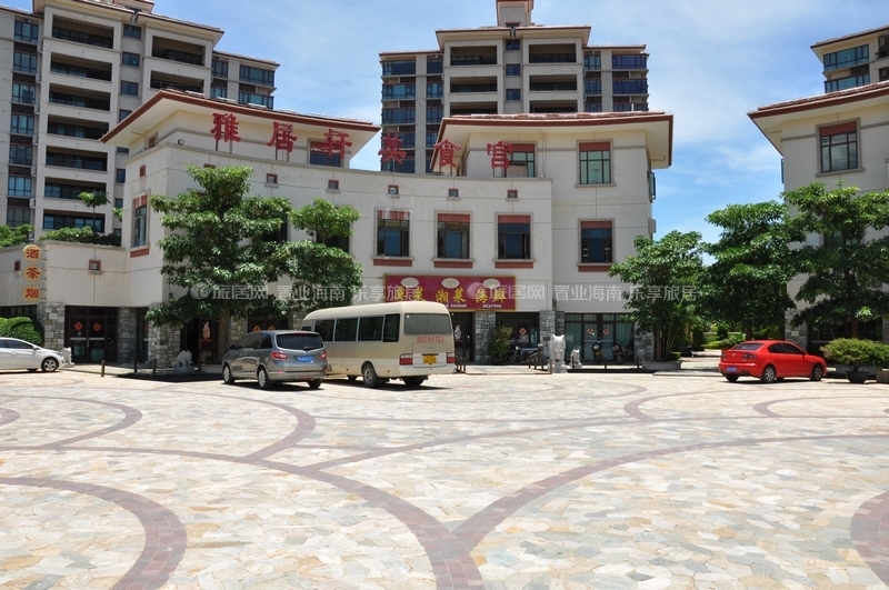 周边配套：商业街