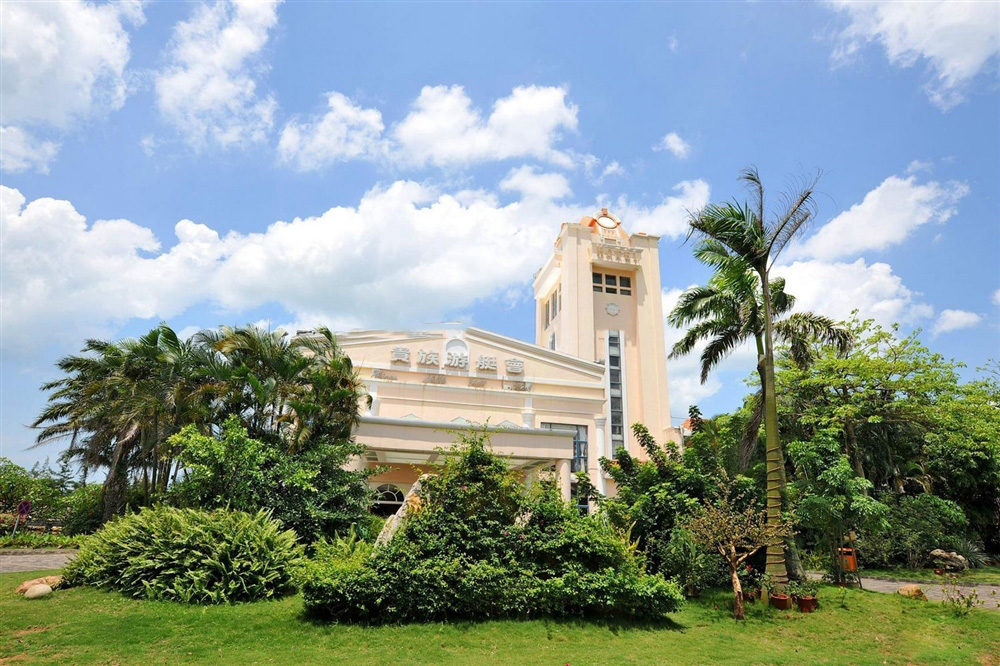 周边配套：贵族游艇会