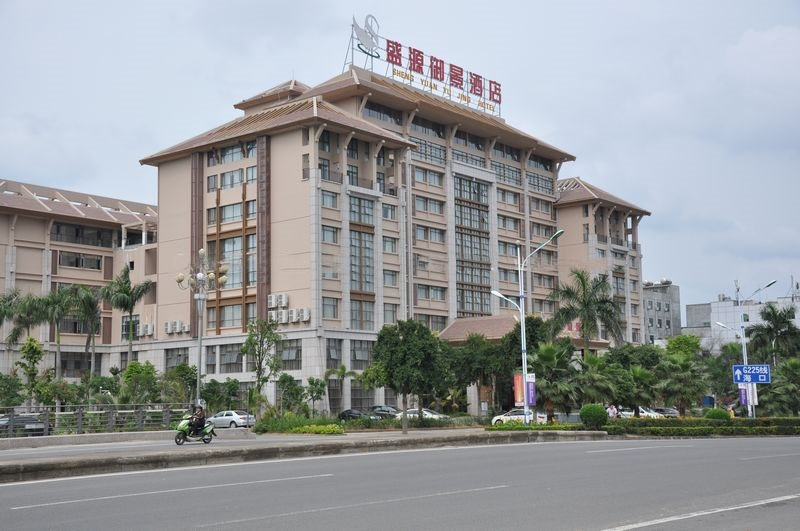小区周边配套：酒店