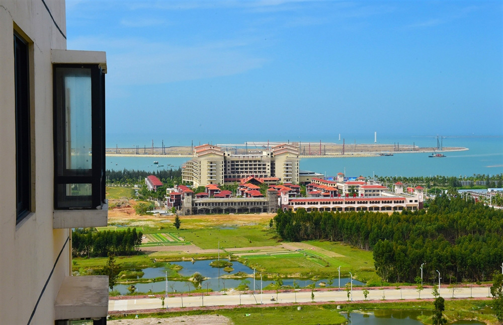 小区高层阳台观海景2