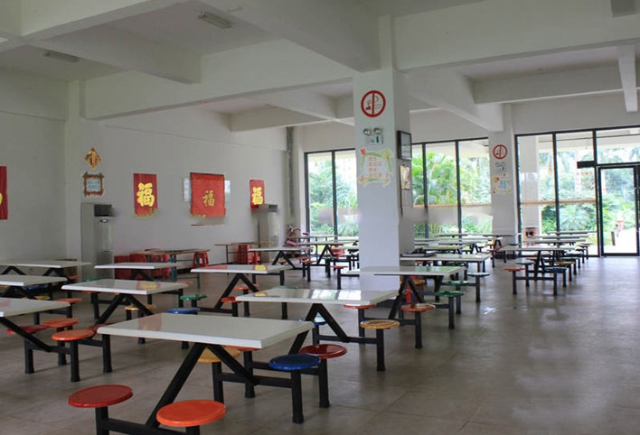 周边配套：餐厅