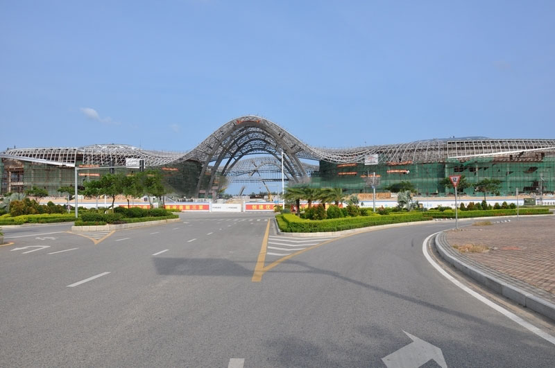 小区周边配套:海棠湾国际免税城