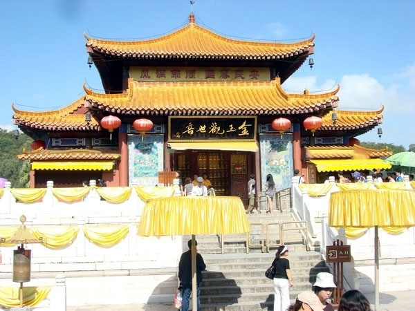 小区周边配套：金玉观世音景区