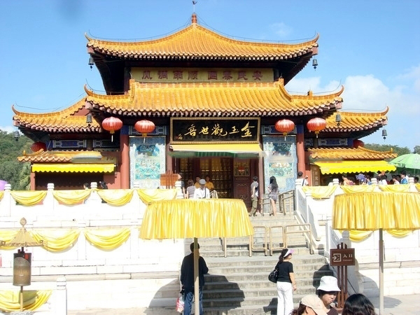 小区周边配套：金玉观世音景区
