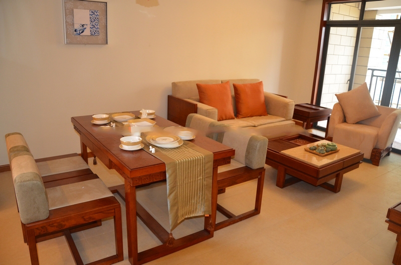 一期 2房2厅1厨1卫72㎡样板间：餐厅与客厅