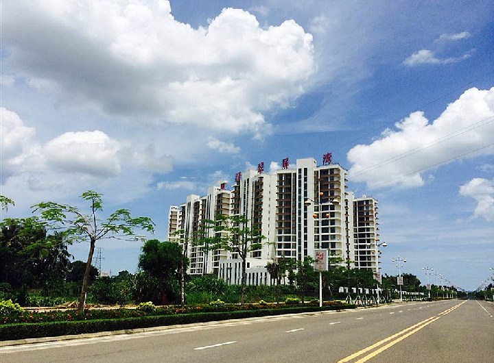 小区一期楼栋外景1