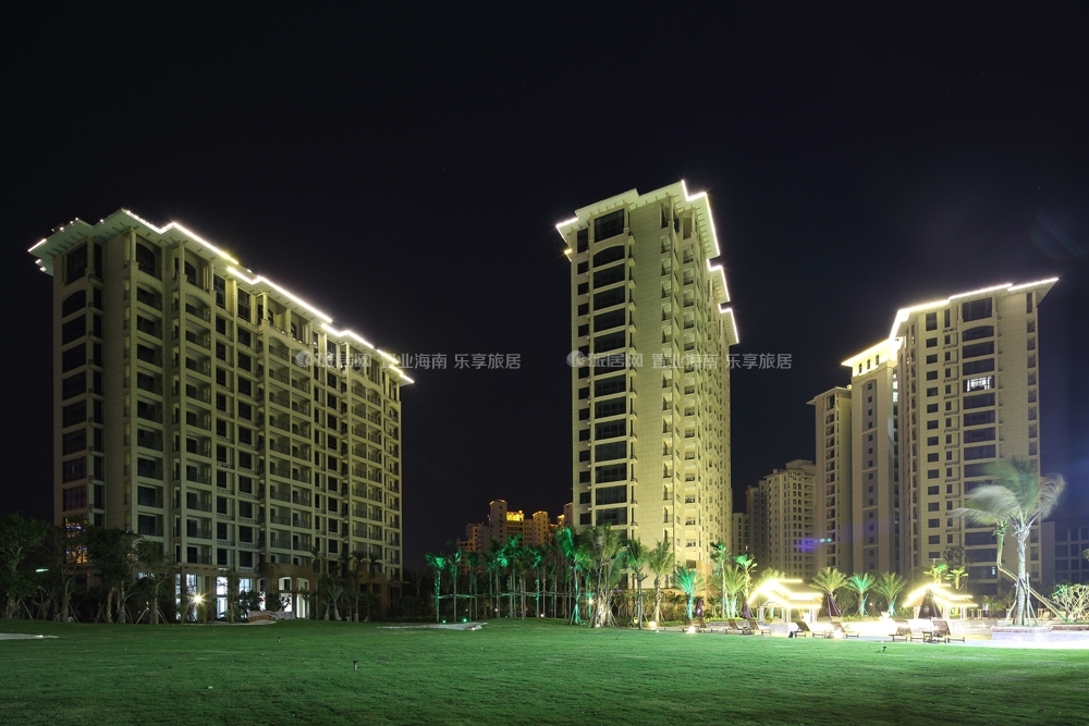 小区楼栋夜景