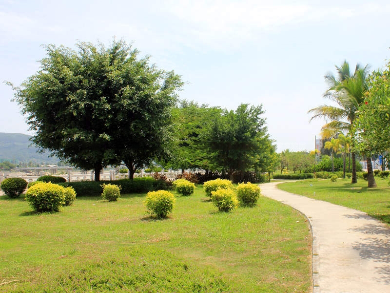 小区周边配套：公园