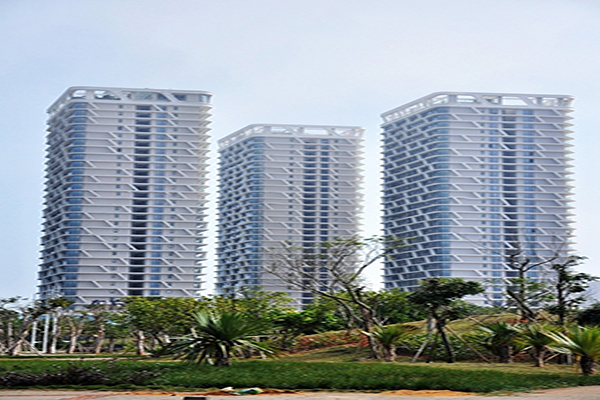 海域阳光项目少量房源在售，房源户型建面约为82平两房，均价约22000元/平