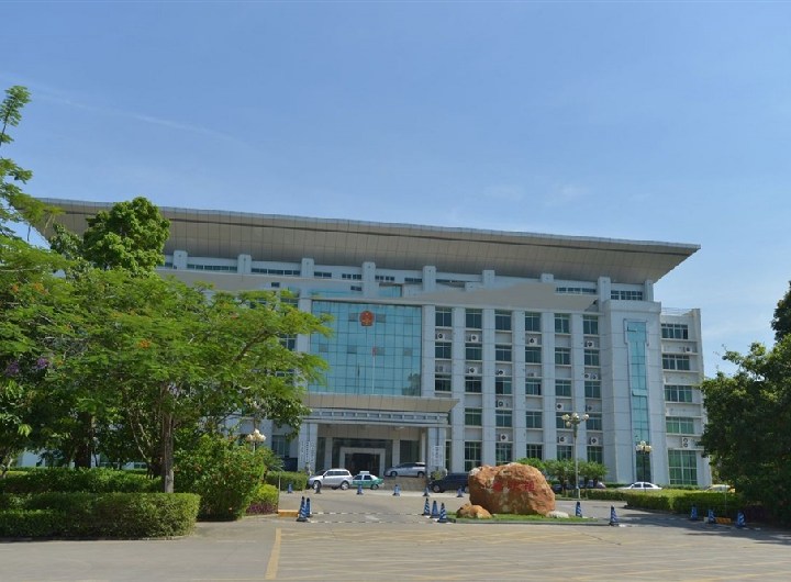 小区周边配套：琼海市政府