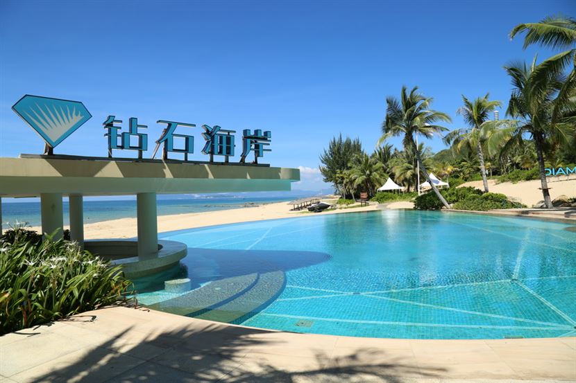 融创钻石海岸社区游泳池实景