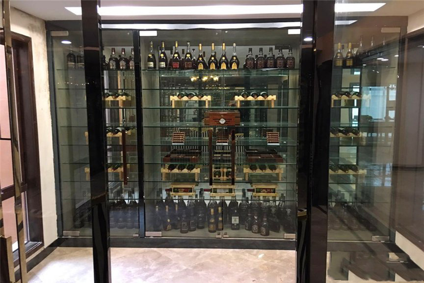 A户型样板间负一层酒柜类展示