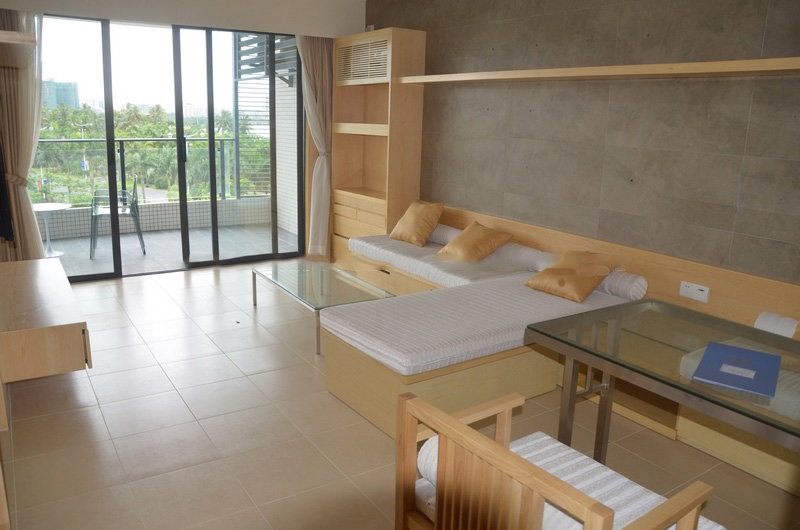 （在售）01户型 1房2厅1厨1卫1阳台 84.68㎡样板间：客厅.