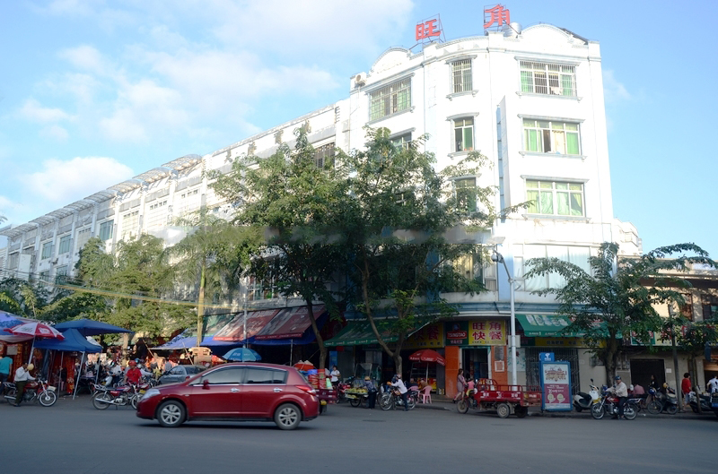 小区周边配套:菜市场