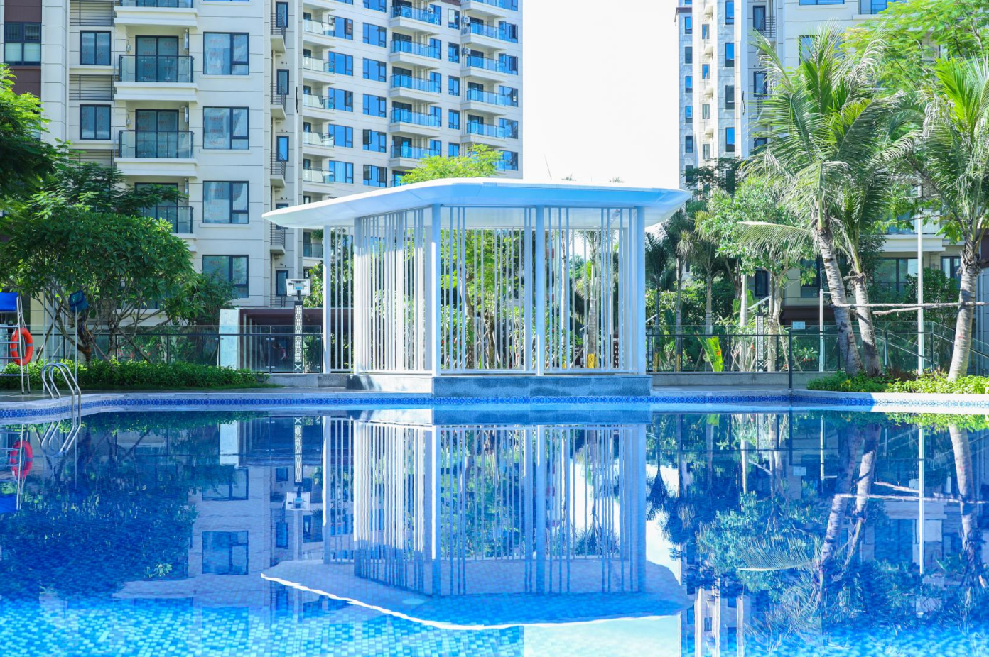 中庭泳池