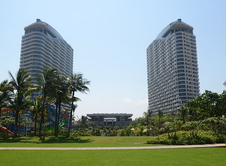小区楼栋外景