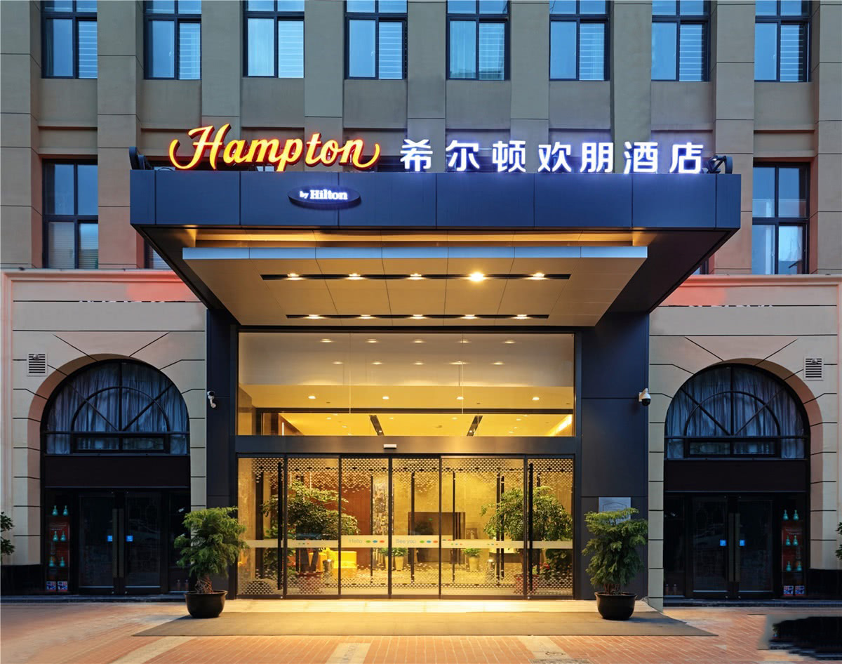 酒店大门